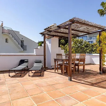 Authentic With Pool And Sea View Lejlighed *