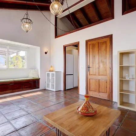 Authentic With Pool And Sea View Apartment *