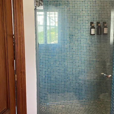Authentic With Pool And Sea View